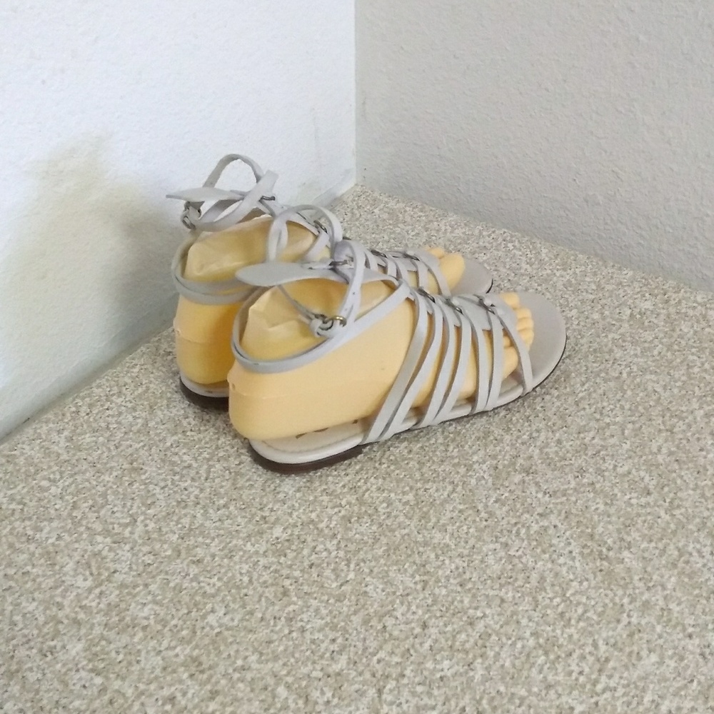 YSL Yves Saint Laurent Gladiator Sandals. - Picture 5 of 8